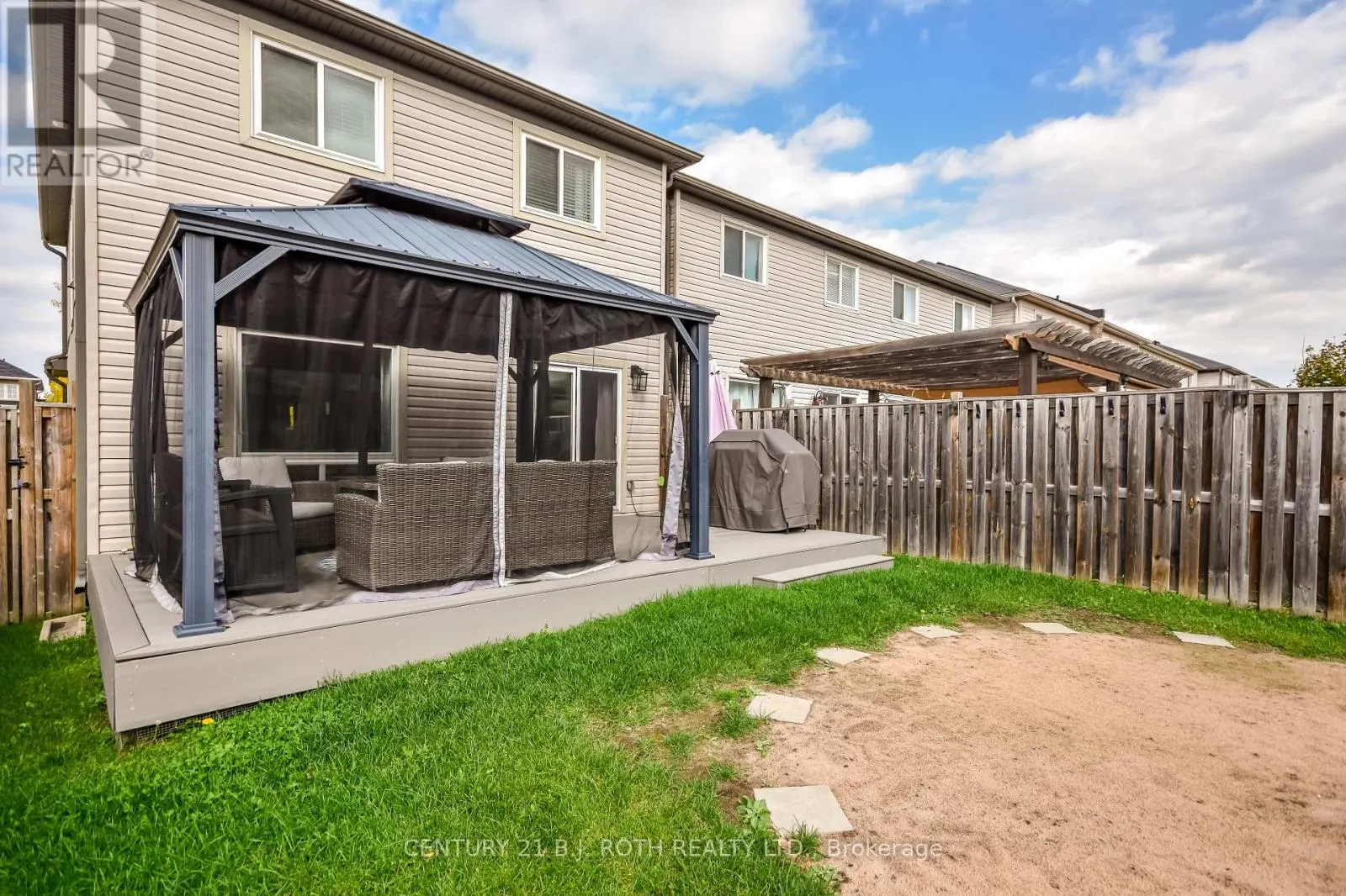 114 STONEMOUNT CRESCENT