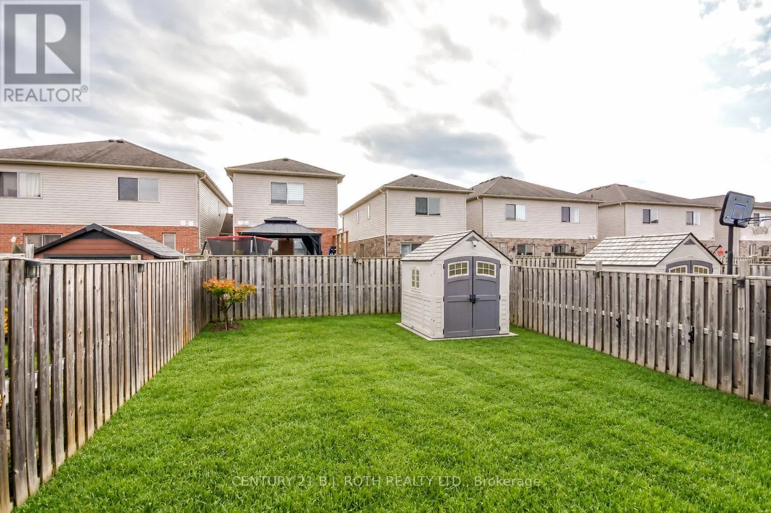 114 STONEMOUNT CRESCENT