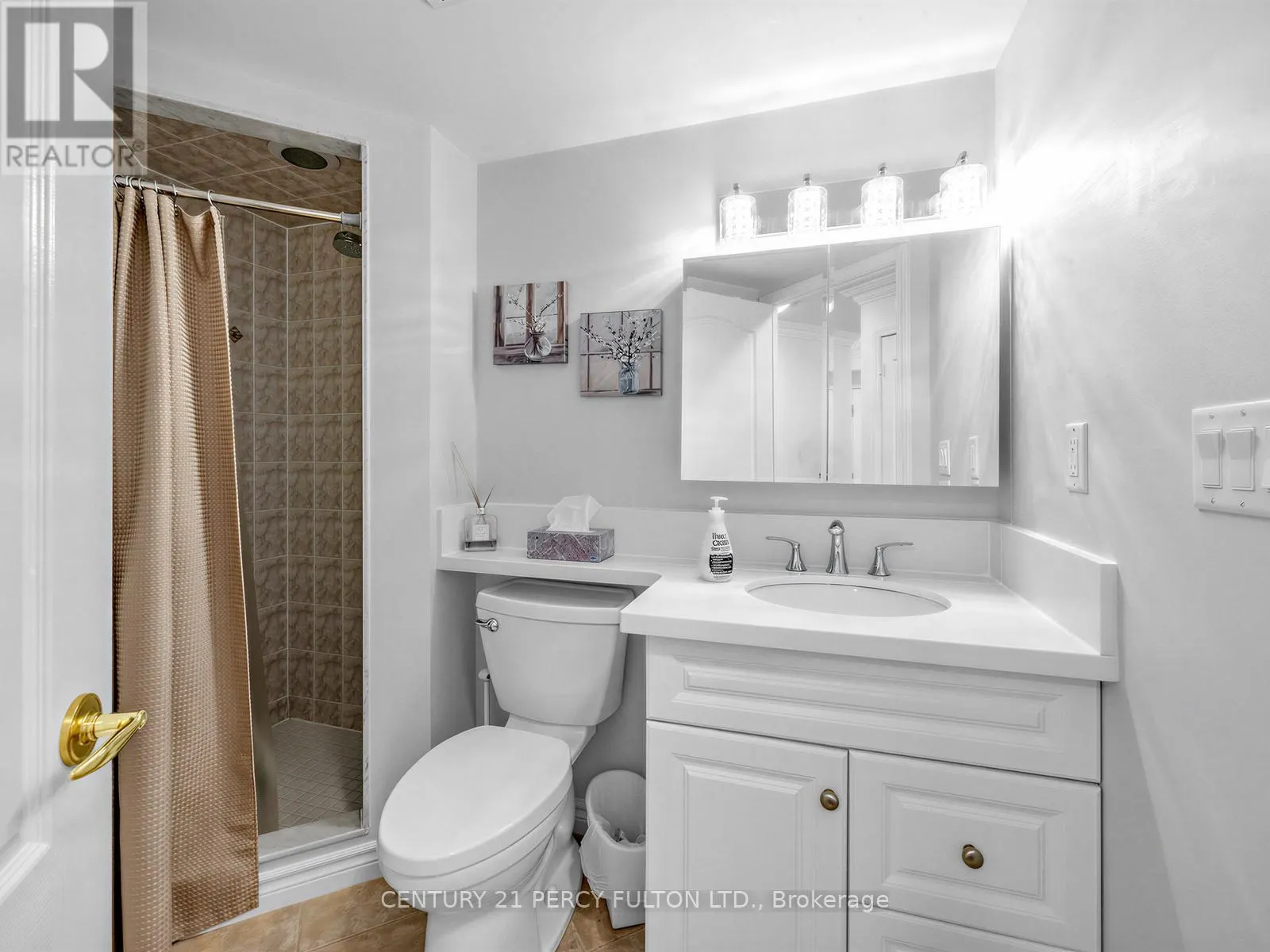 201 - 745 NEW WESTMINSTER DRIVE
