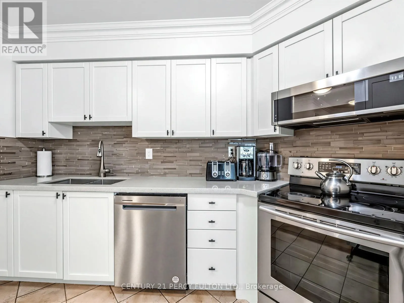 201 - 745 NEW WESTMINSTER DRIVE