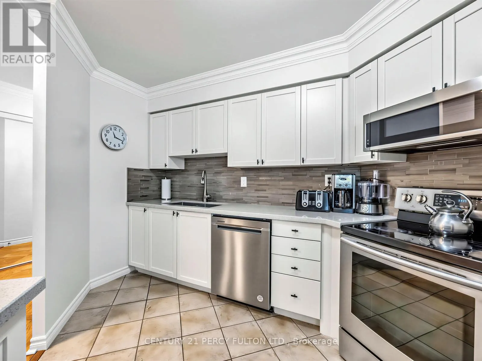 201 - 745 NEW WESTMINSTER DRIVE
