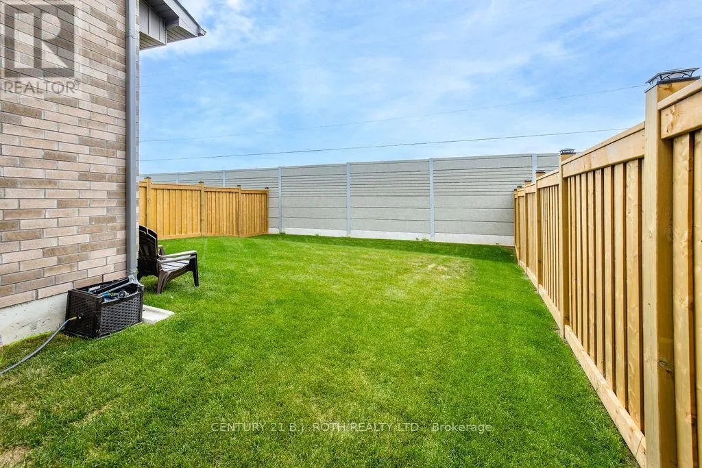 34 KIERNAN CRESCENT N