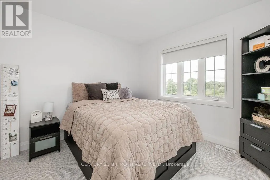 34 KIERNAN CRESCENT N