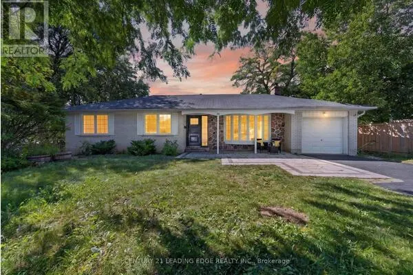 24 LINCOLN GREEN DRIVE