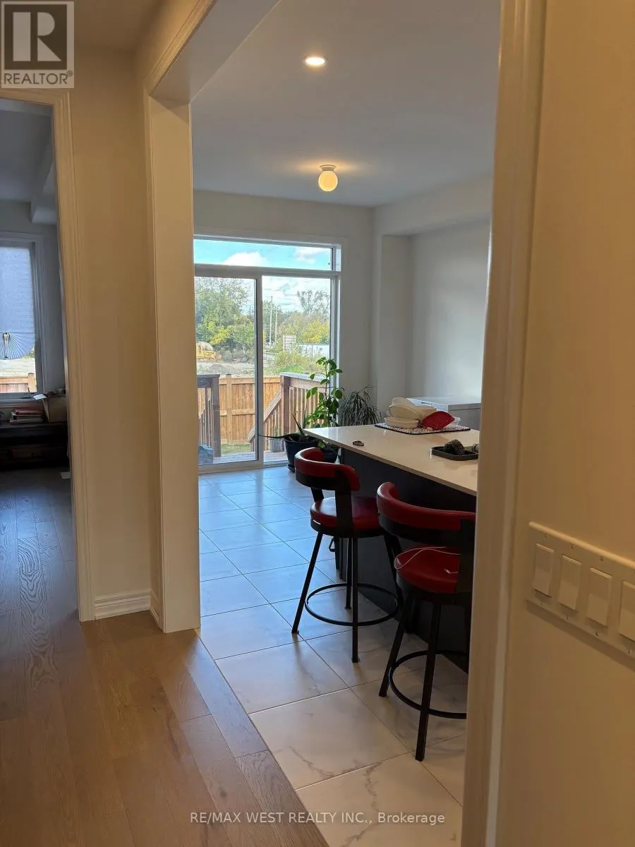 1352 DAVIS LOOP CIRCLE
