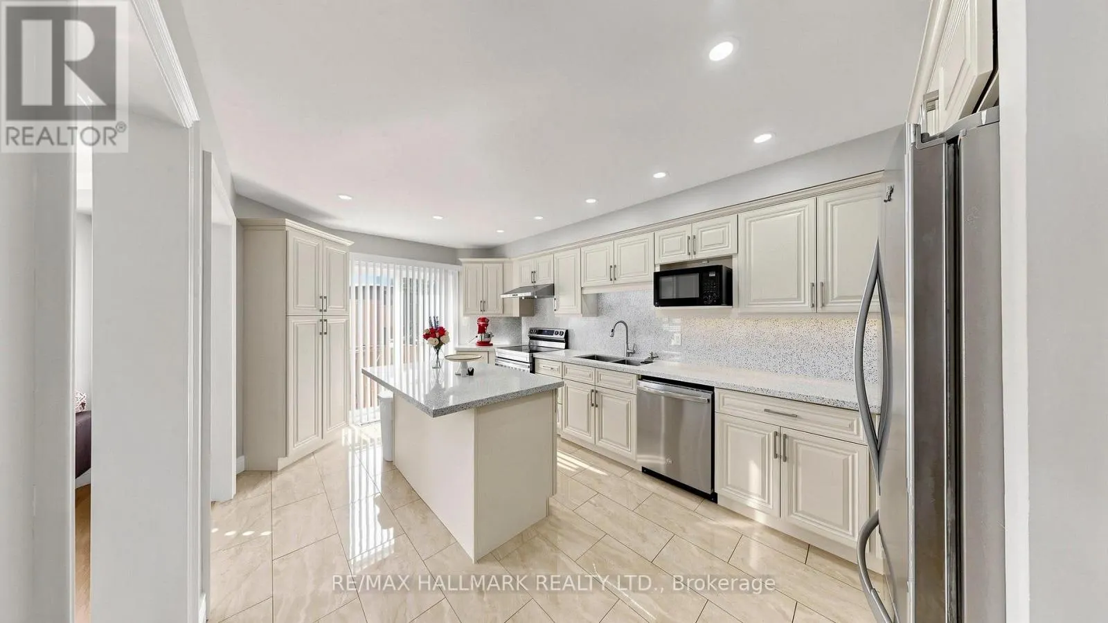 336 ST JOAN OF ARC AVENUE