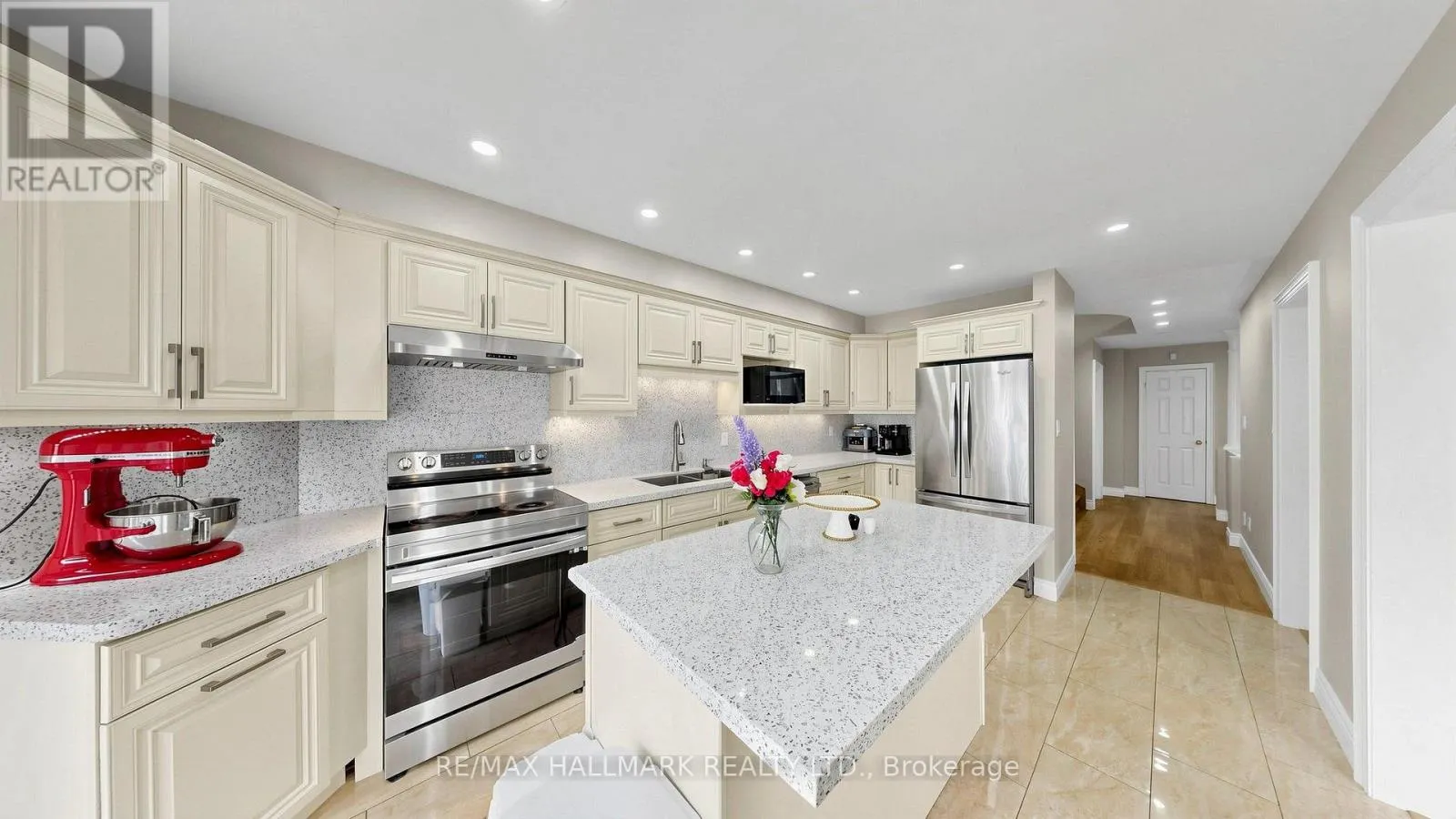 336 ST JOAN OF ARC AVENUE