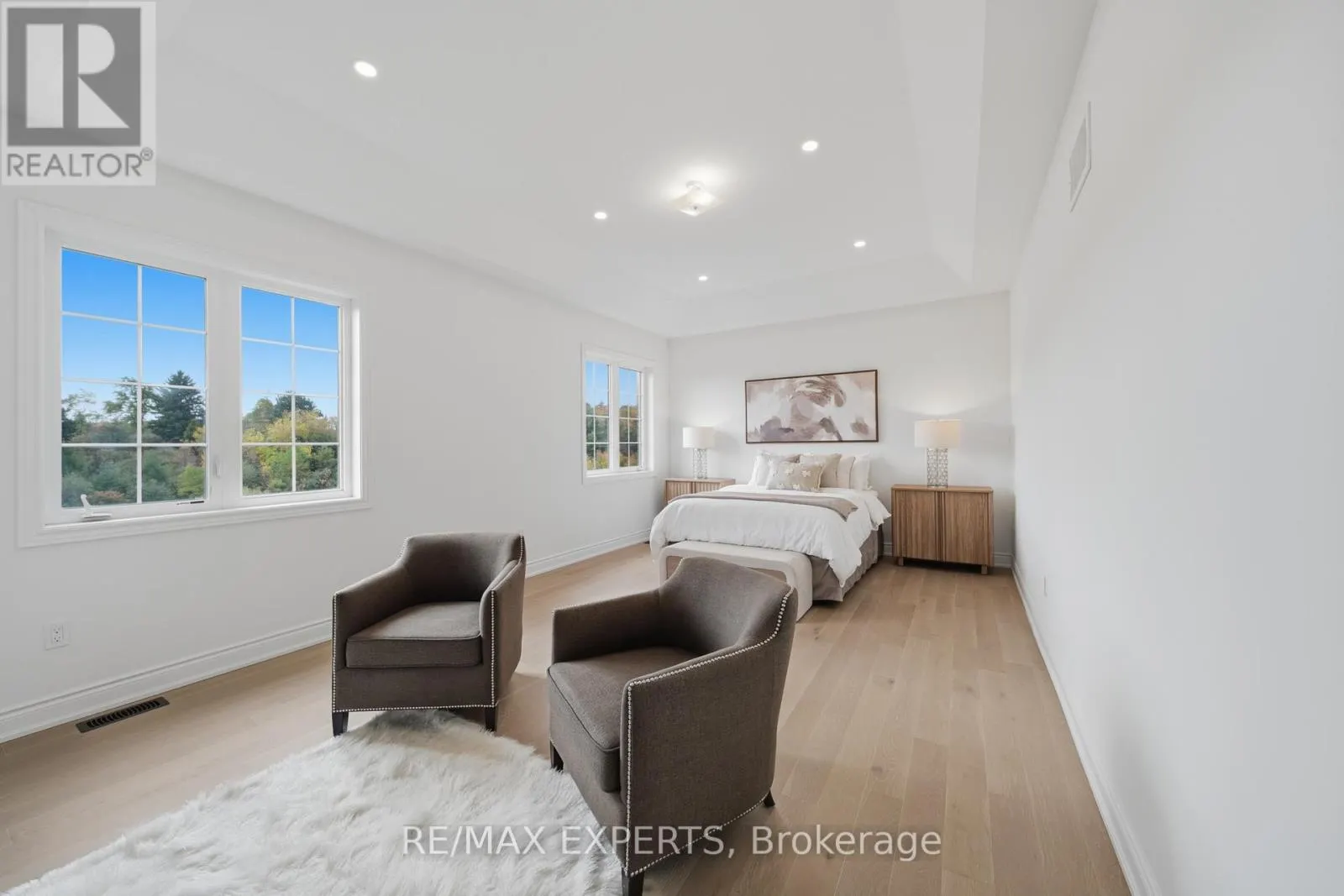 211 STORMONT TRAIL