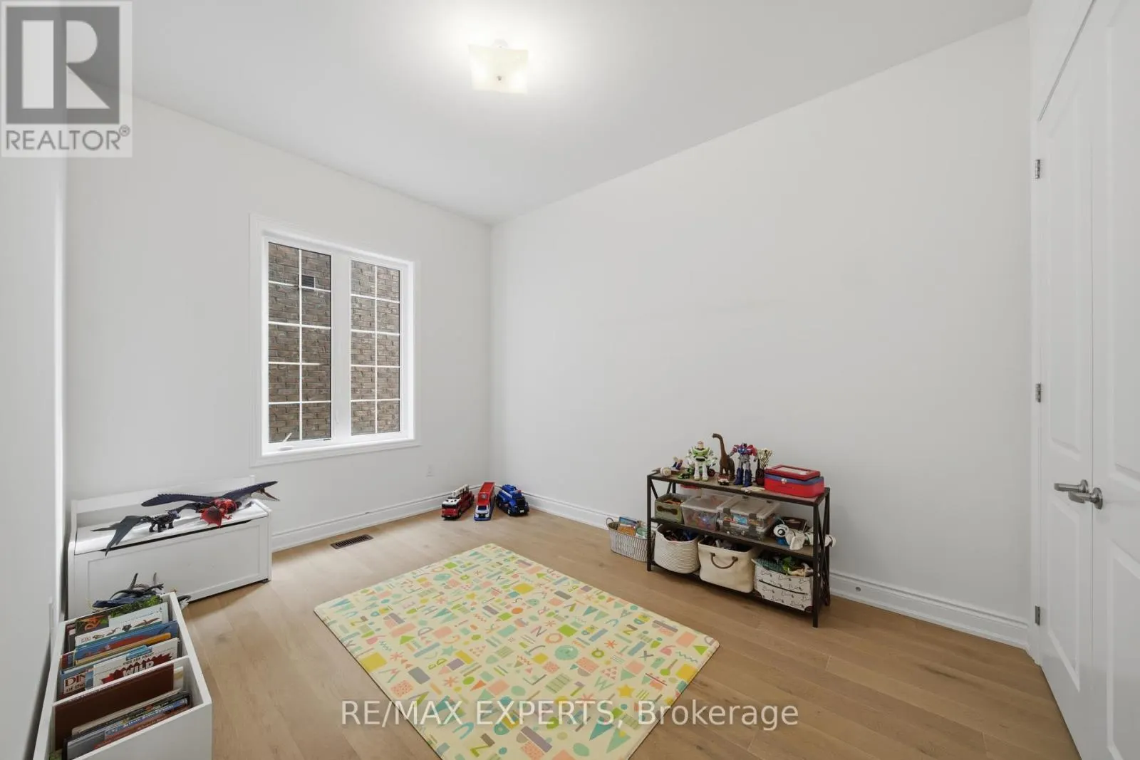211 STORMONT TRAIL