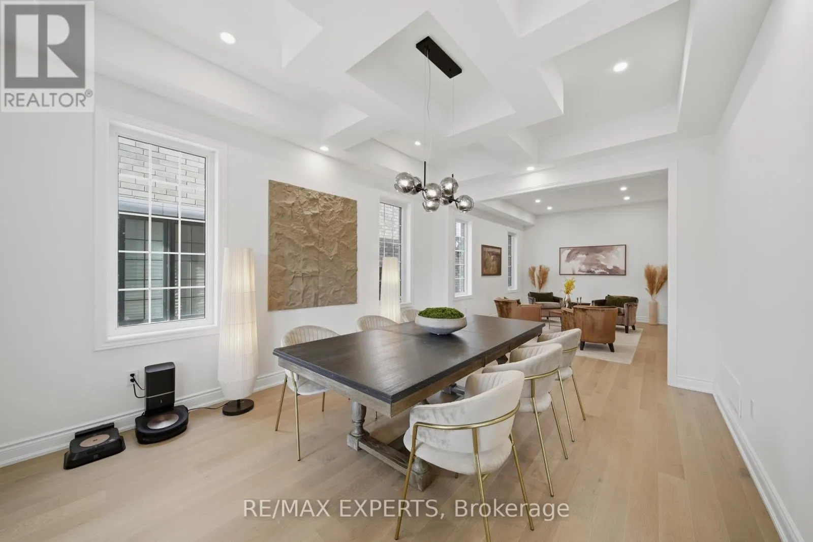 211 STORMONT TRAIL