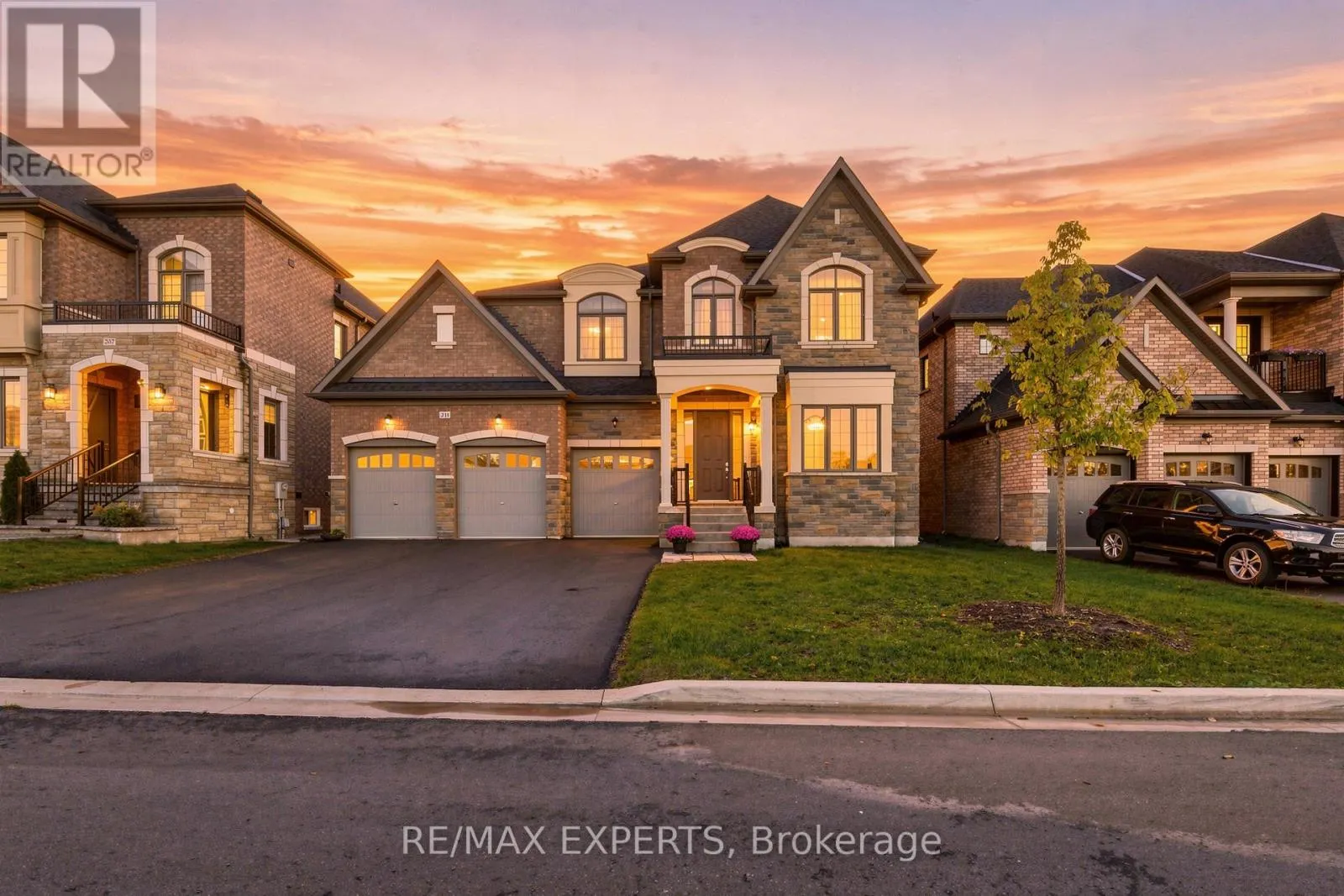 211 STORMONT TRAIL