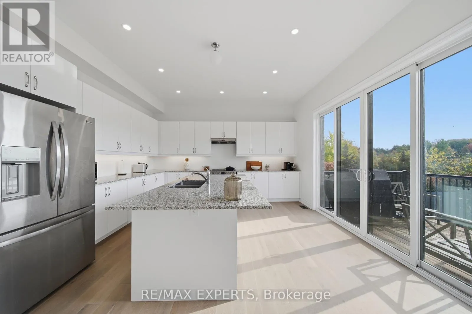 211 STORMONT TRAIL