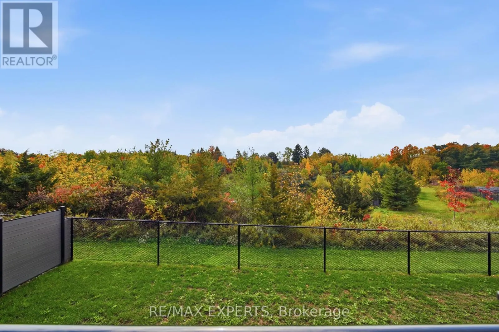 211 STORMONT TRAIL