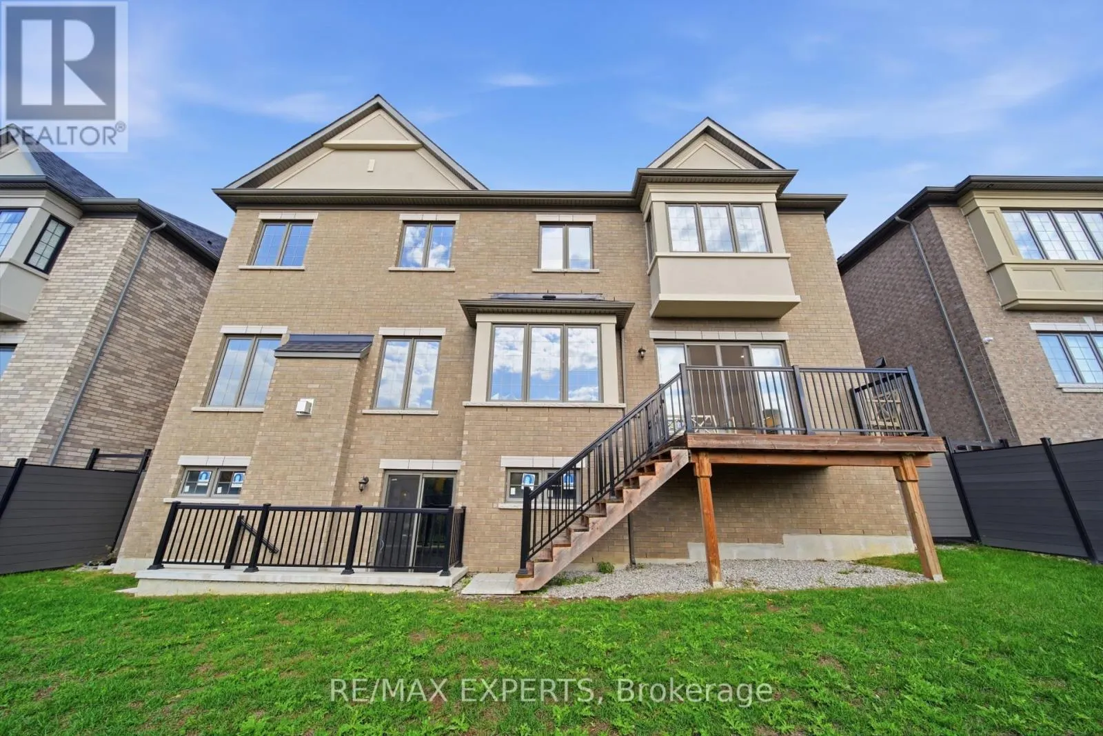 211 STORMONT TRAIL