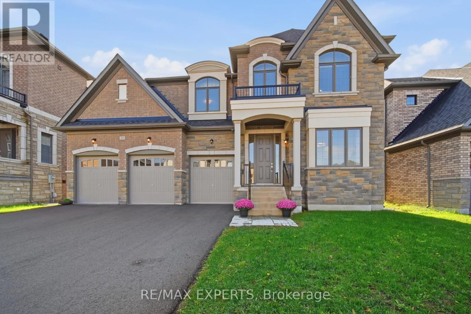 211 STORMONT TRAIL