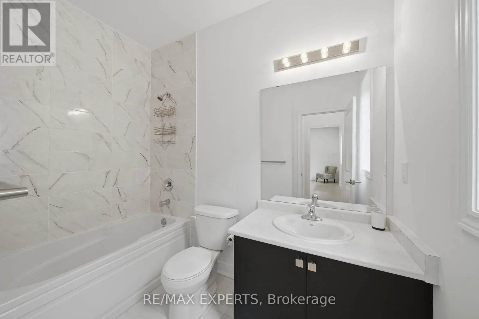 211 STORMONT TRAIL
