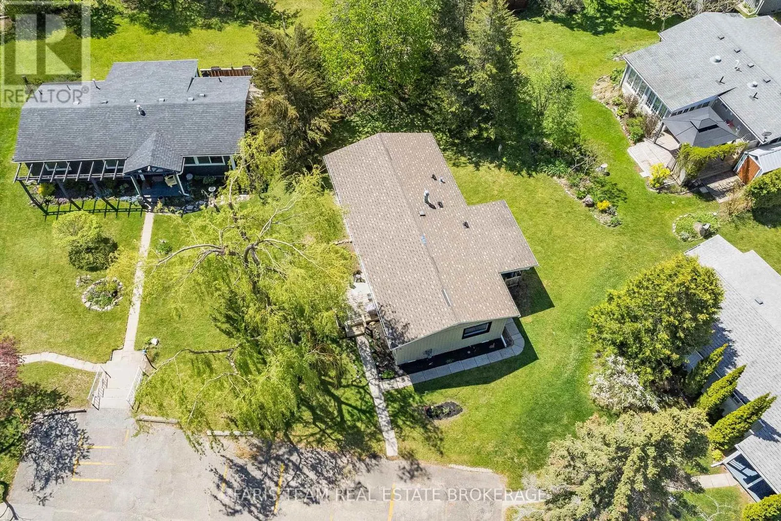 21 HAWTHORNE DRIVE