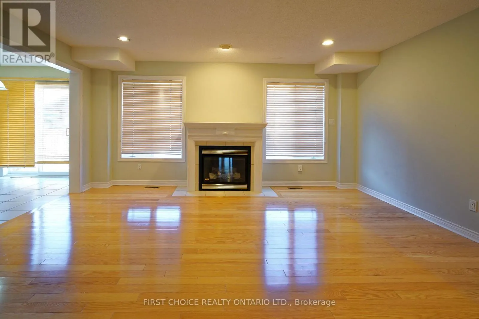 6 FOREST LINK COURT