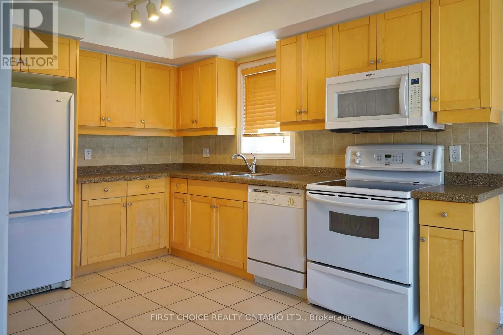 6 FOREST LINK COURT