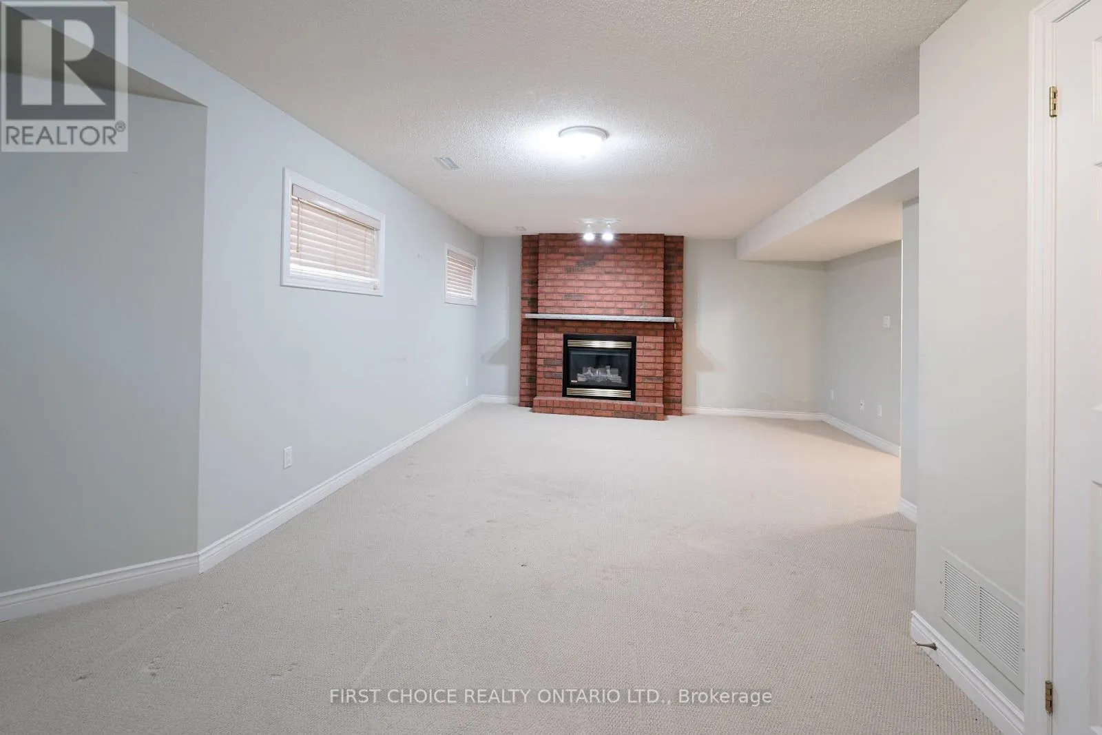 6 FOREST LINK COURT