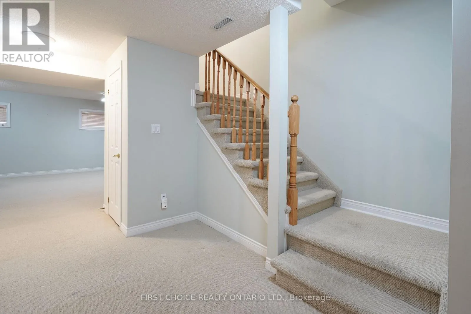 6 FOREST LINK COURT