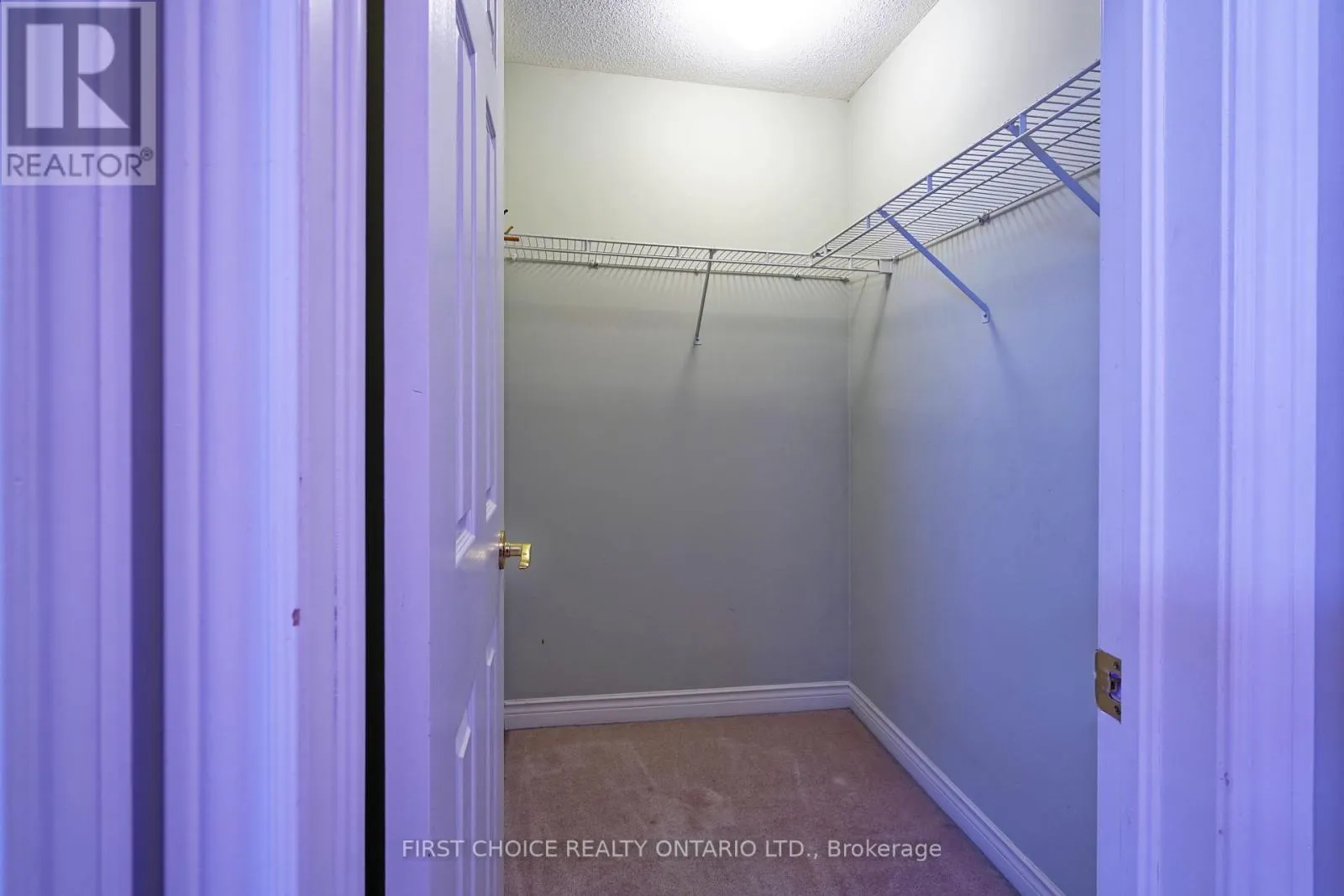 6 FOREST LINK COURT