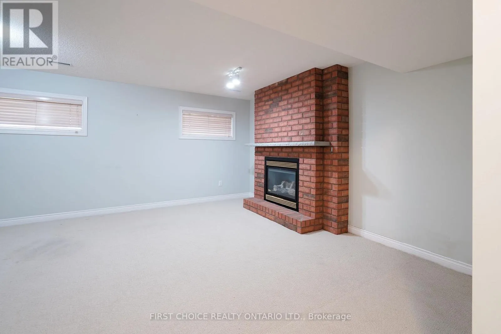 6 FOREST LINK COURT