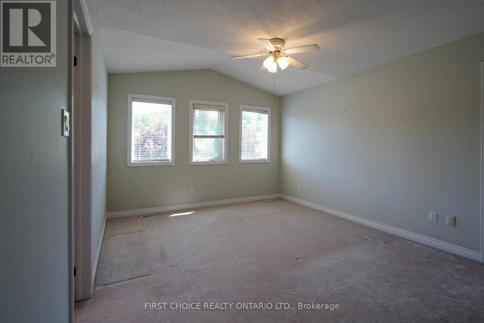 6 FOREST LINK COURT