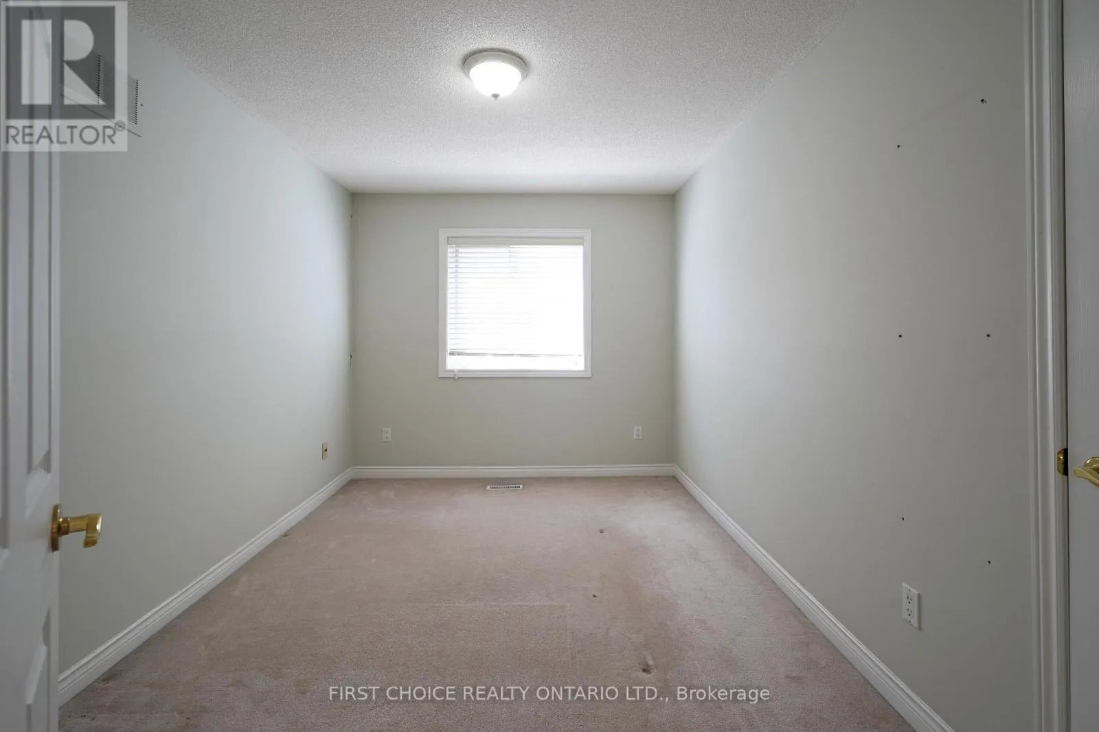 6 FOREST LINK COURT