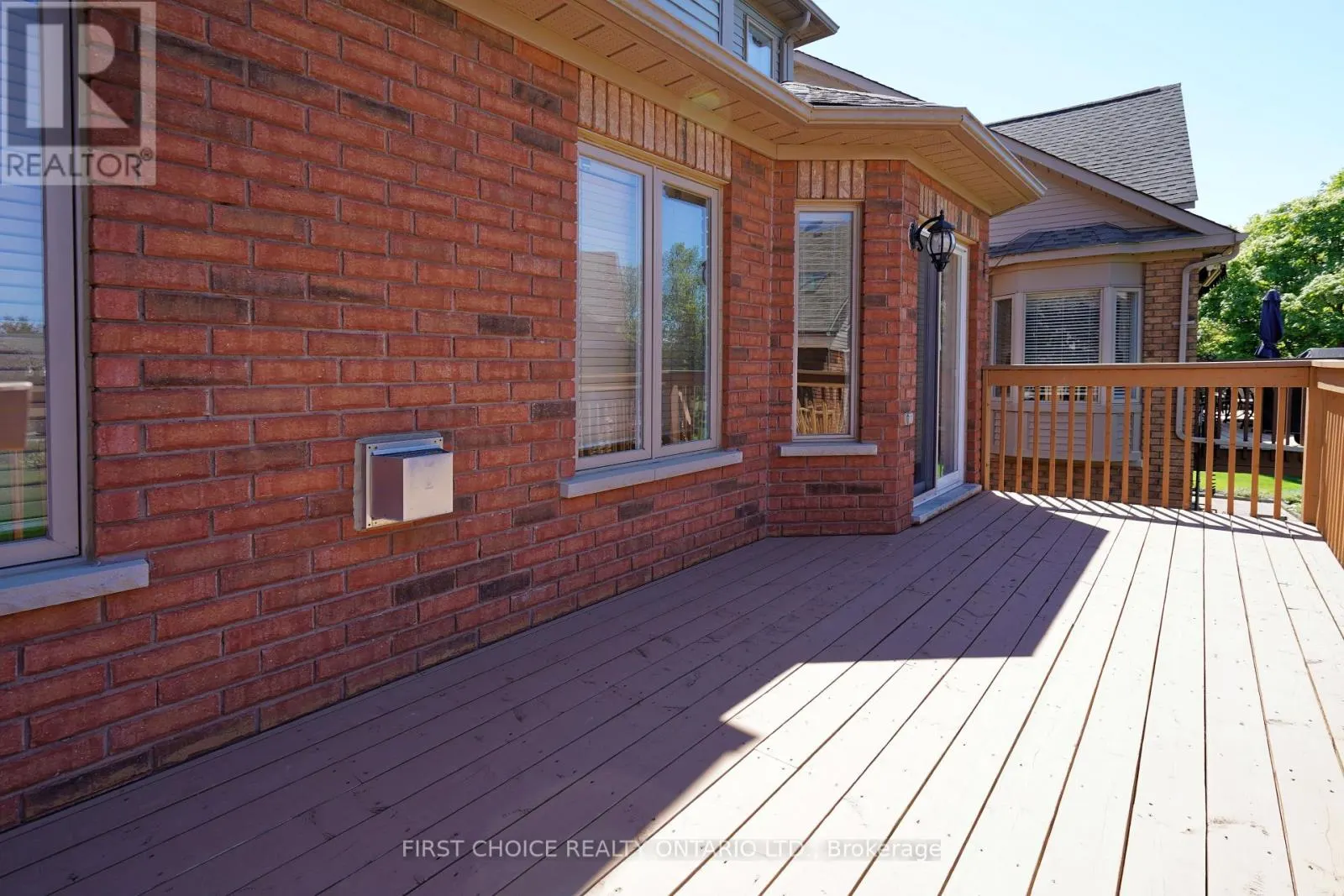 6 FOREST LINK COURT