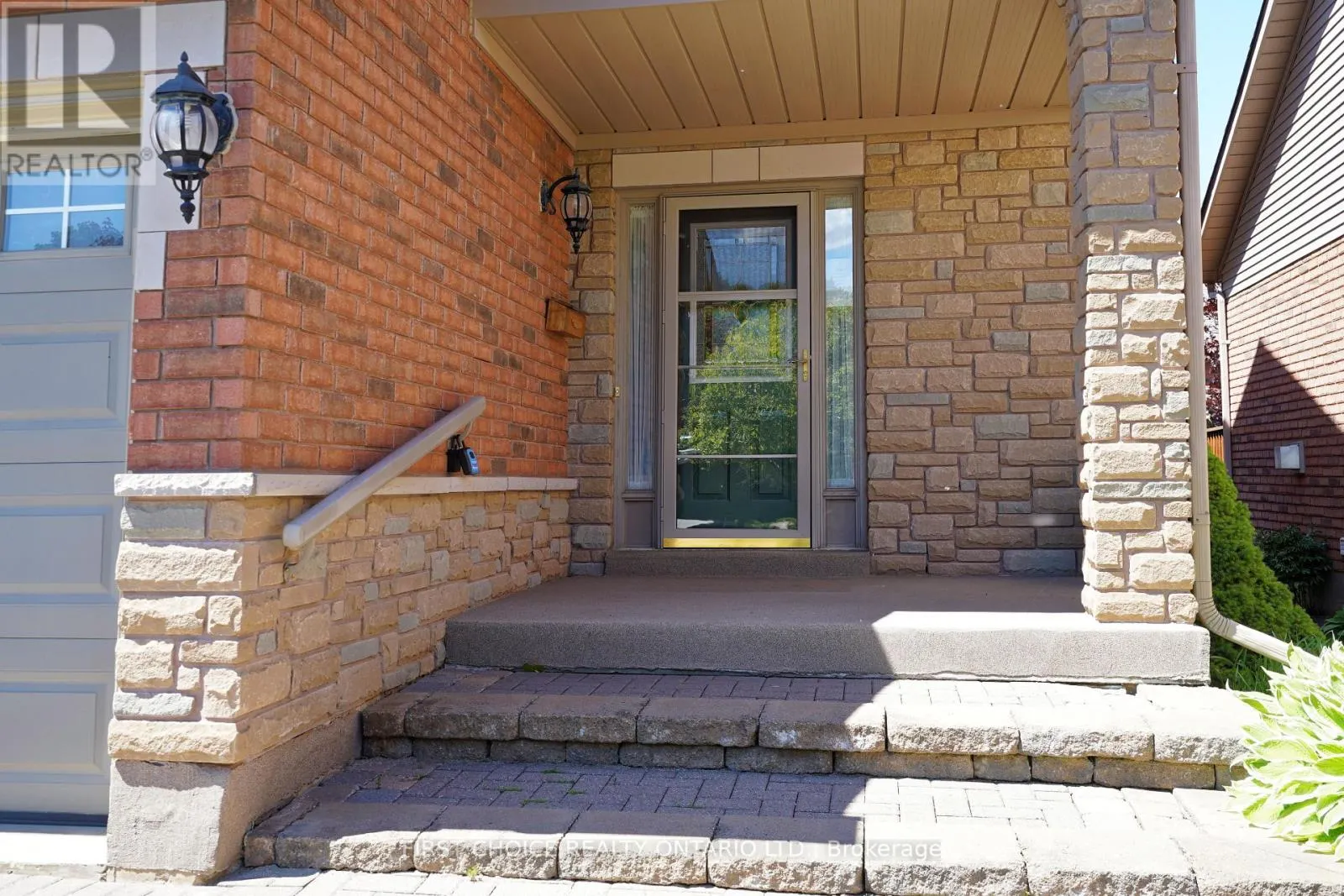 6 FOREST LINK COURT