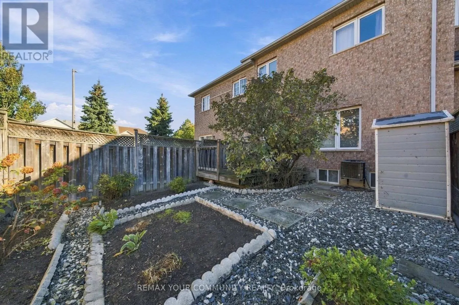 4 DANIEL REAMAN CRESCENT