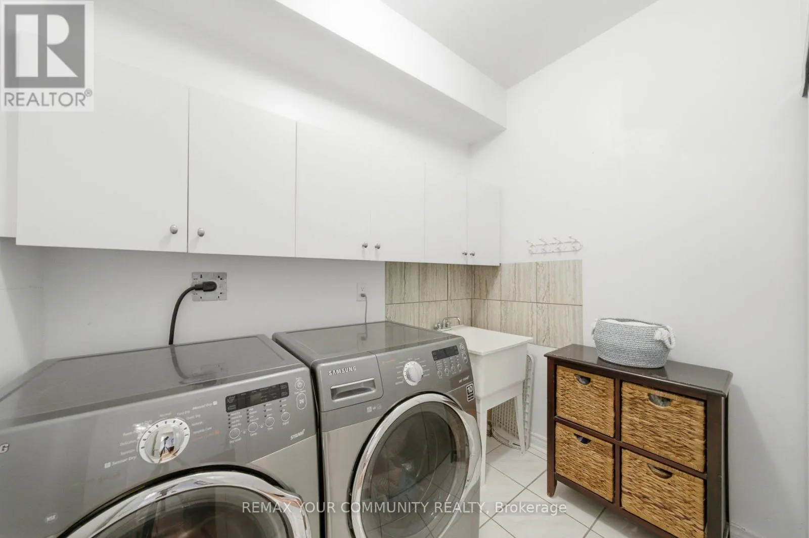 4 DANIEL REAMAN CRESCENT