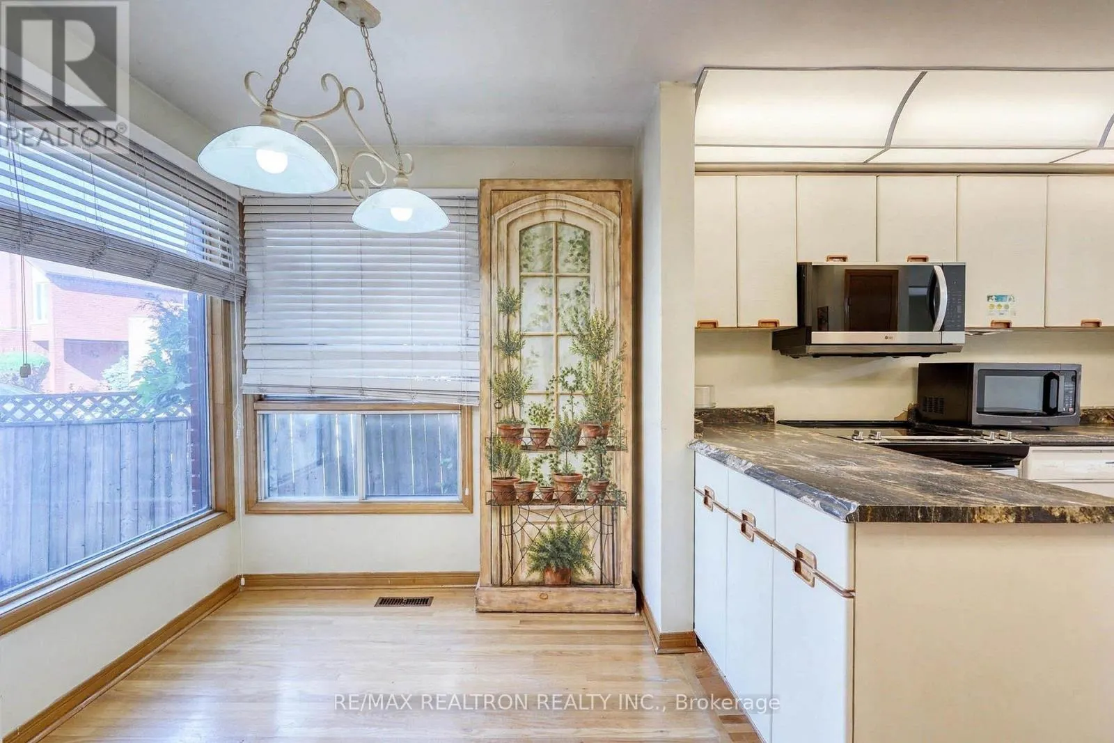 38 KIMBERGATE WAY