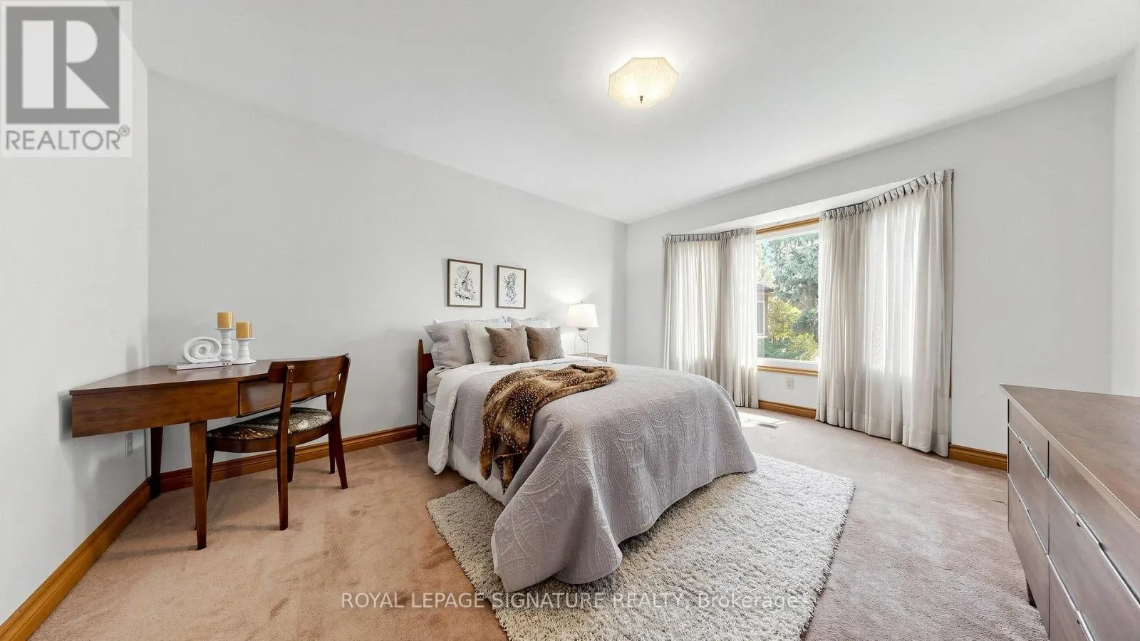 8 ROYAL GARDEN BOULEVARD