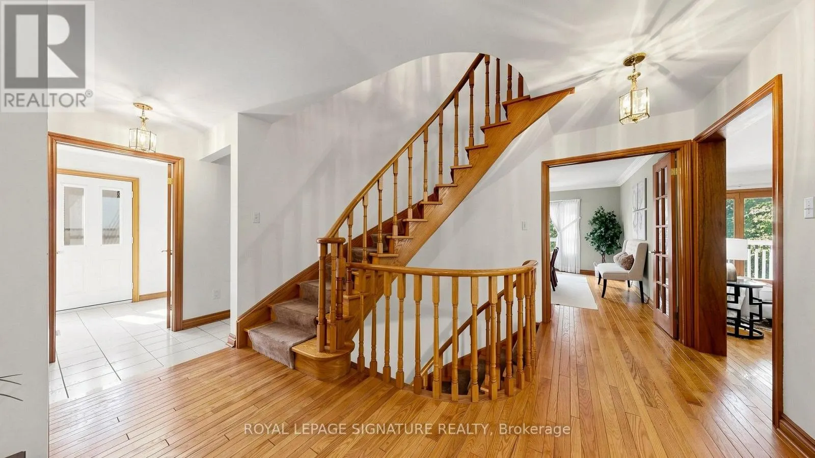 8 ROYAL GARDEN BOULEVARD