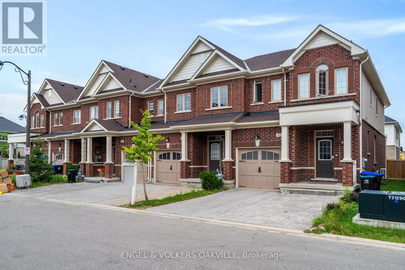 44 CLIFFORD CRESCENT