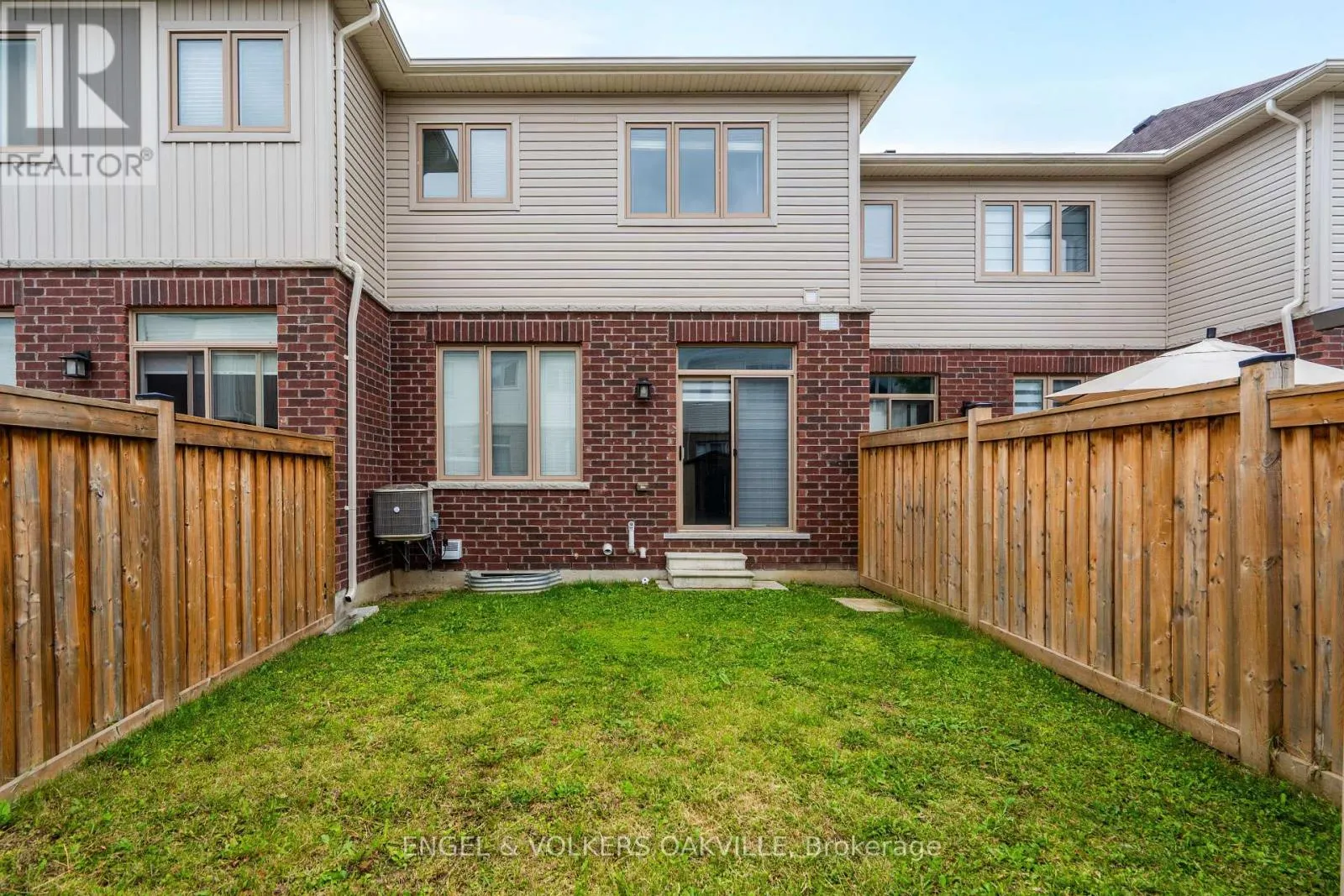 44 CLIFFORD CRESCENT