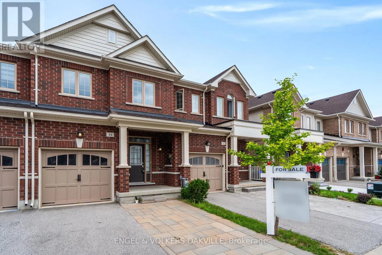 44 CLIFFORD CRESCENT