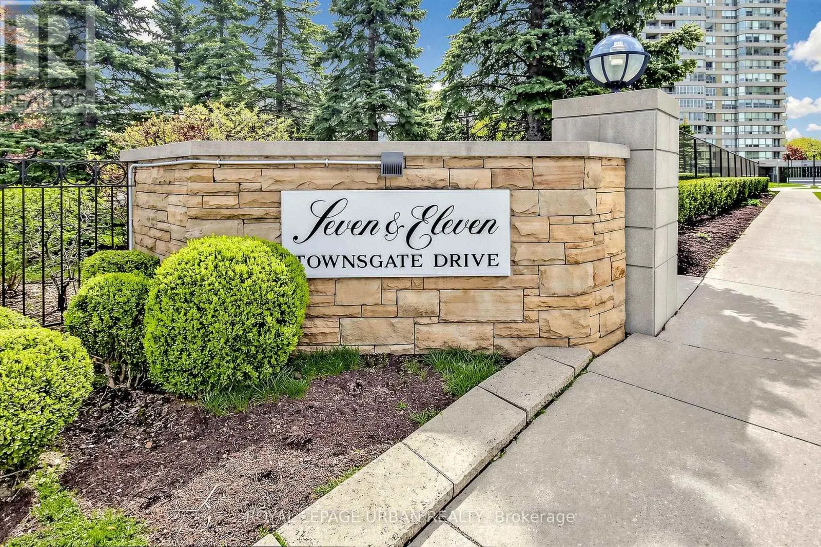 110 - 11 TOWNSGATE DRIVE