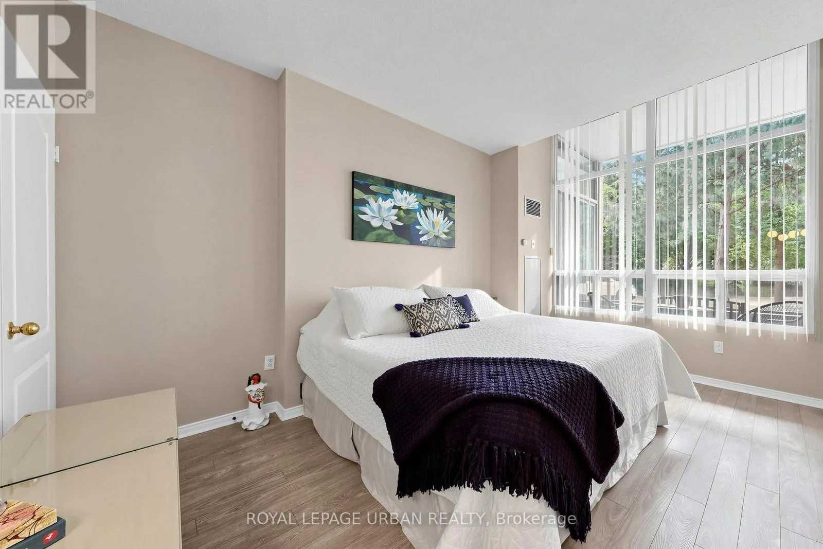 110 - 11 TOWNSGATE DRIVE