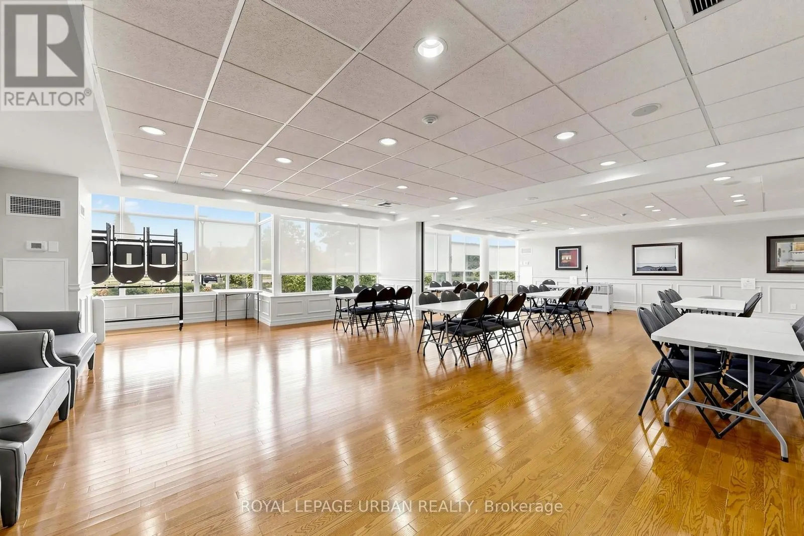 110 - 11 TOWNSGATE DRIVE