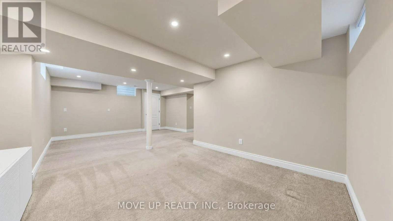35 LAUDERDALE DRIVE