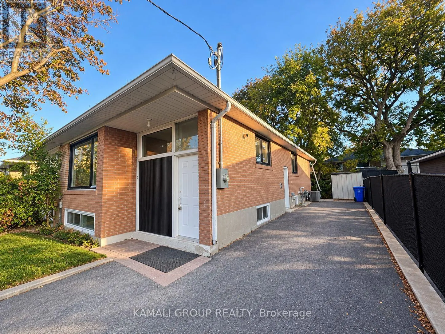 MAIN - 52 WALTER AVENUE