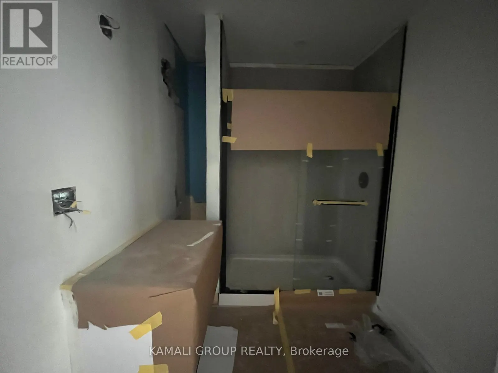 MAIN - 52 WALTER AVENUE