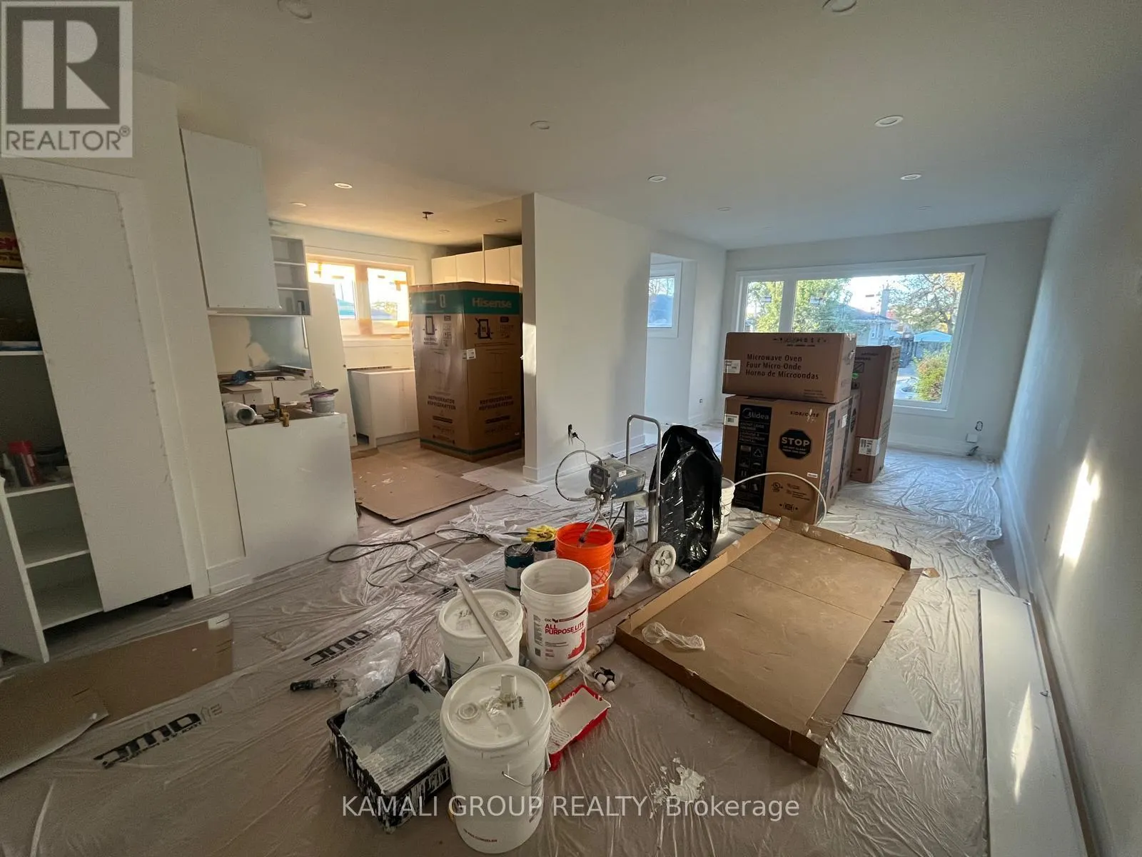 MAIN - 52 WALTER AVENUE