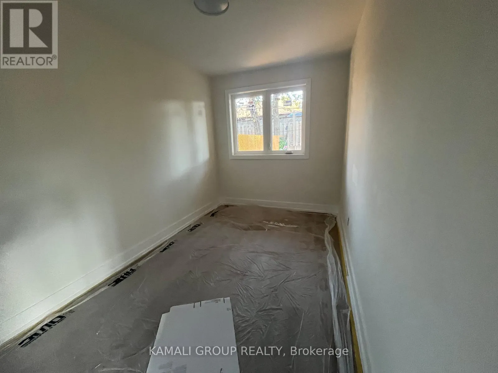 MAIN - 52 WALTER AVENUE