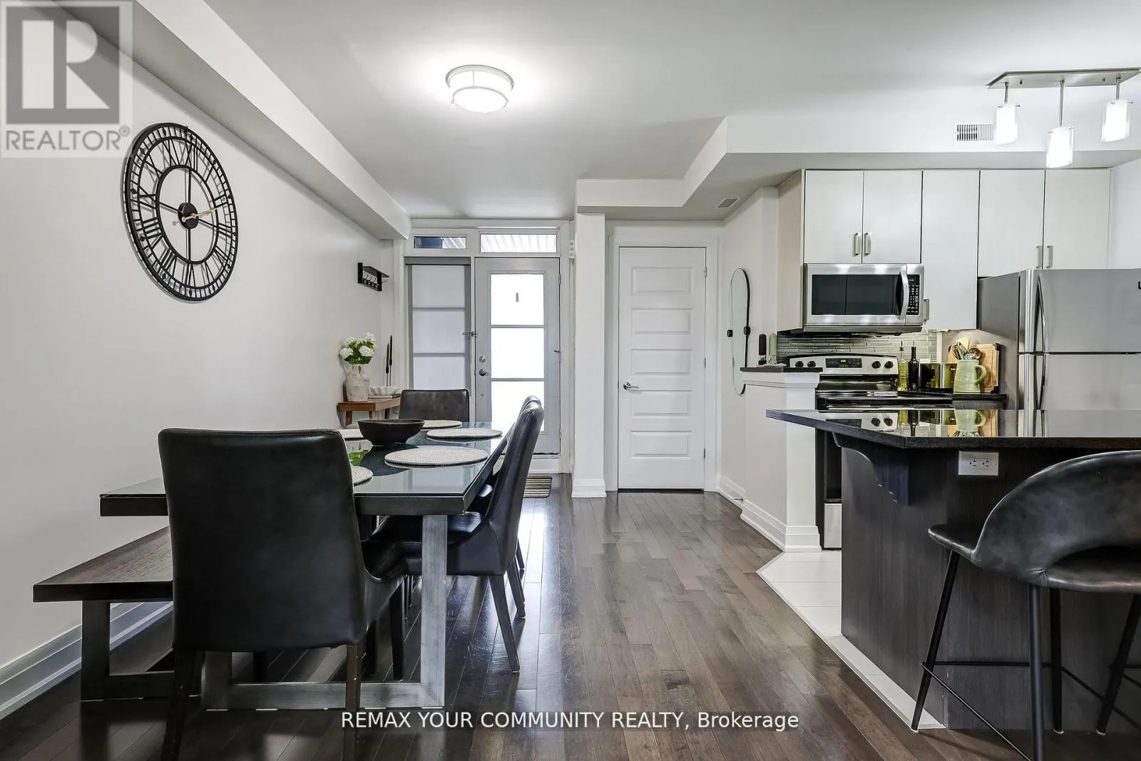 29 - 8169 KIPLING AVENUE