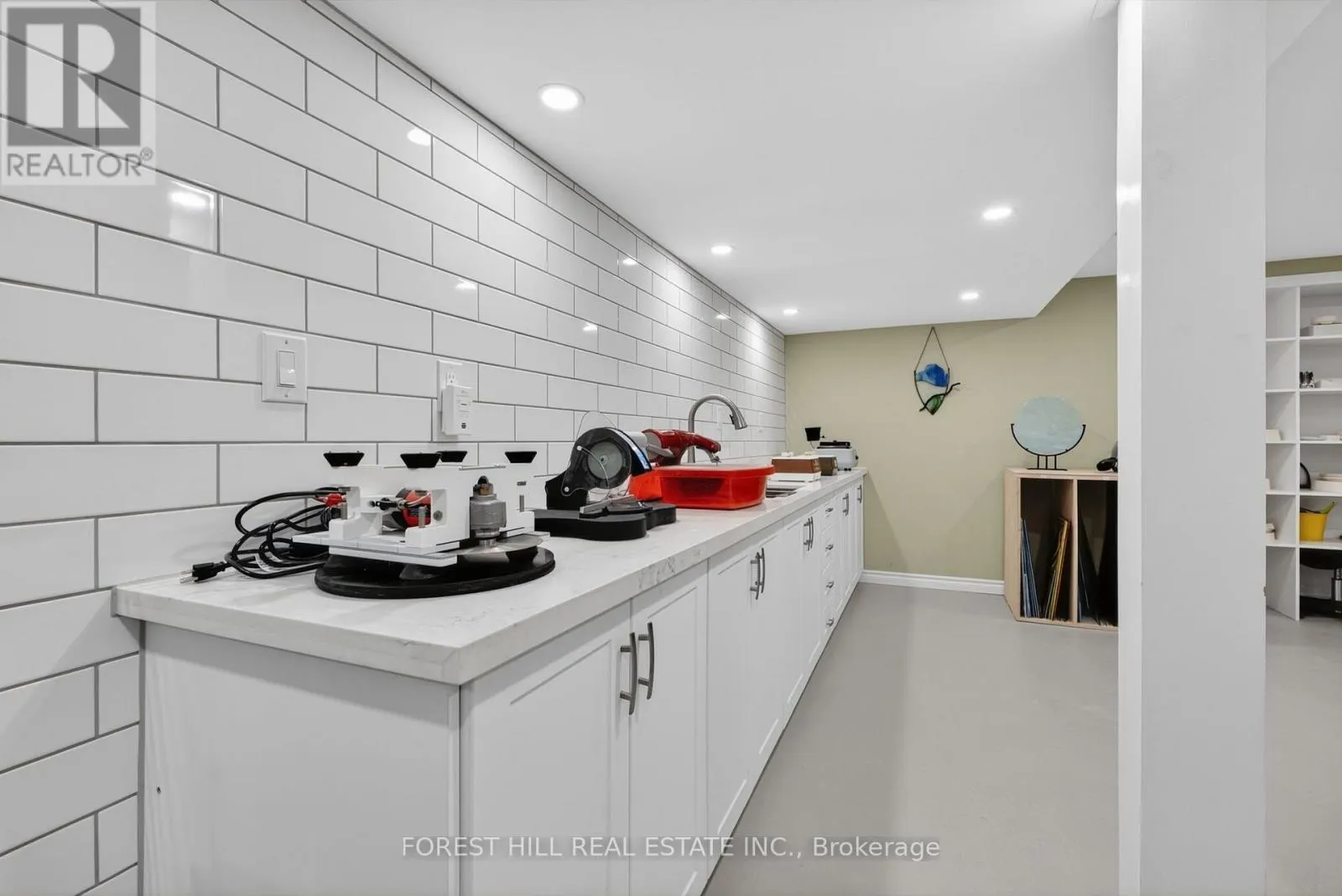 1068 WILDWOOD DRIVE