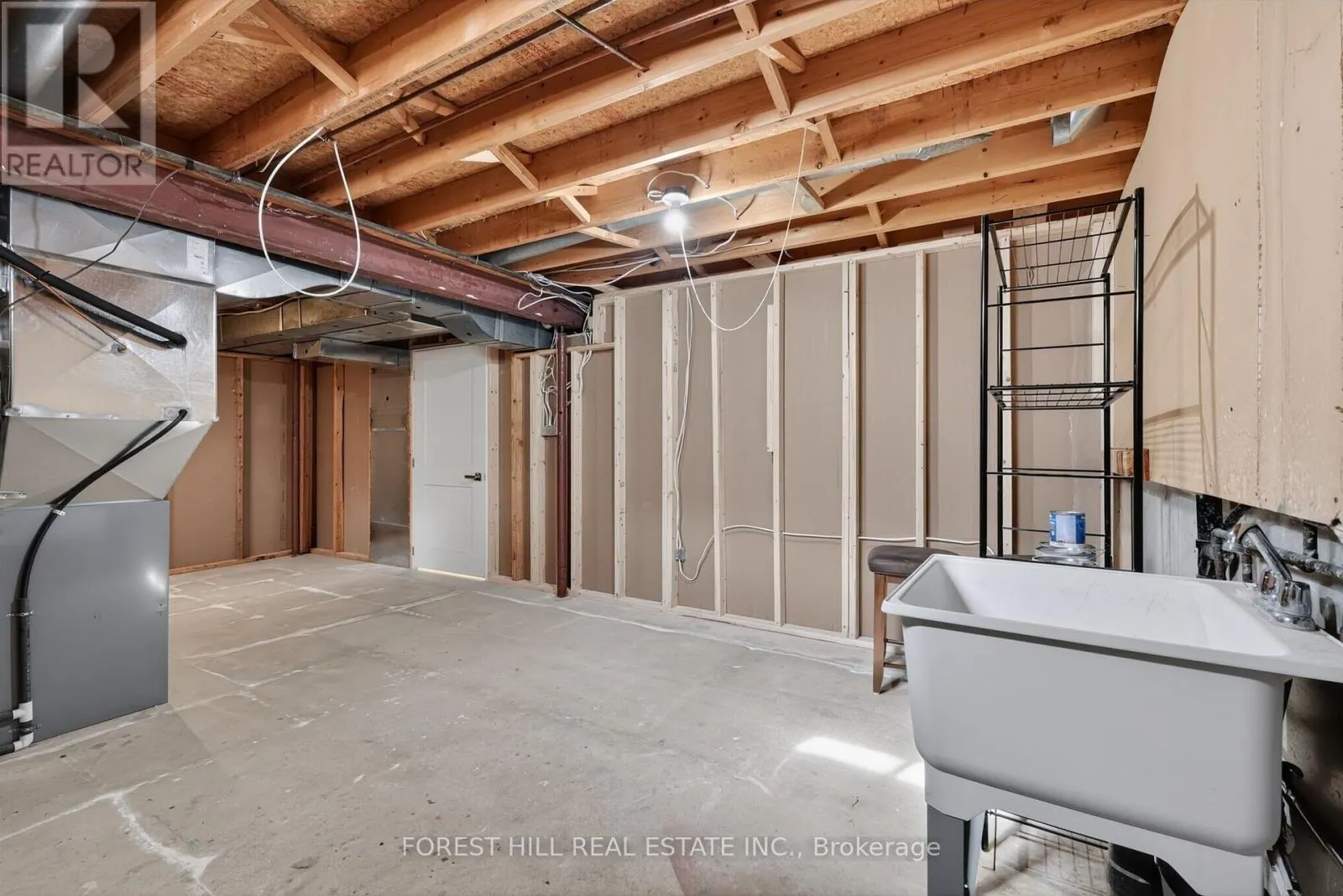 1068 WILDWOOD DRIVE